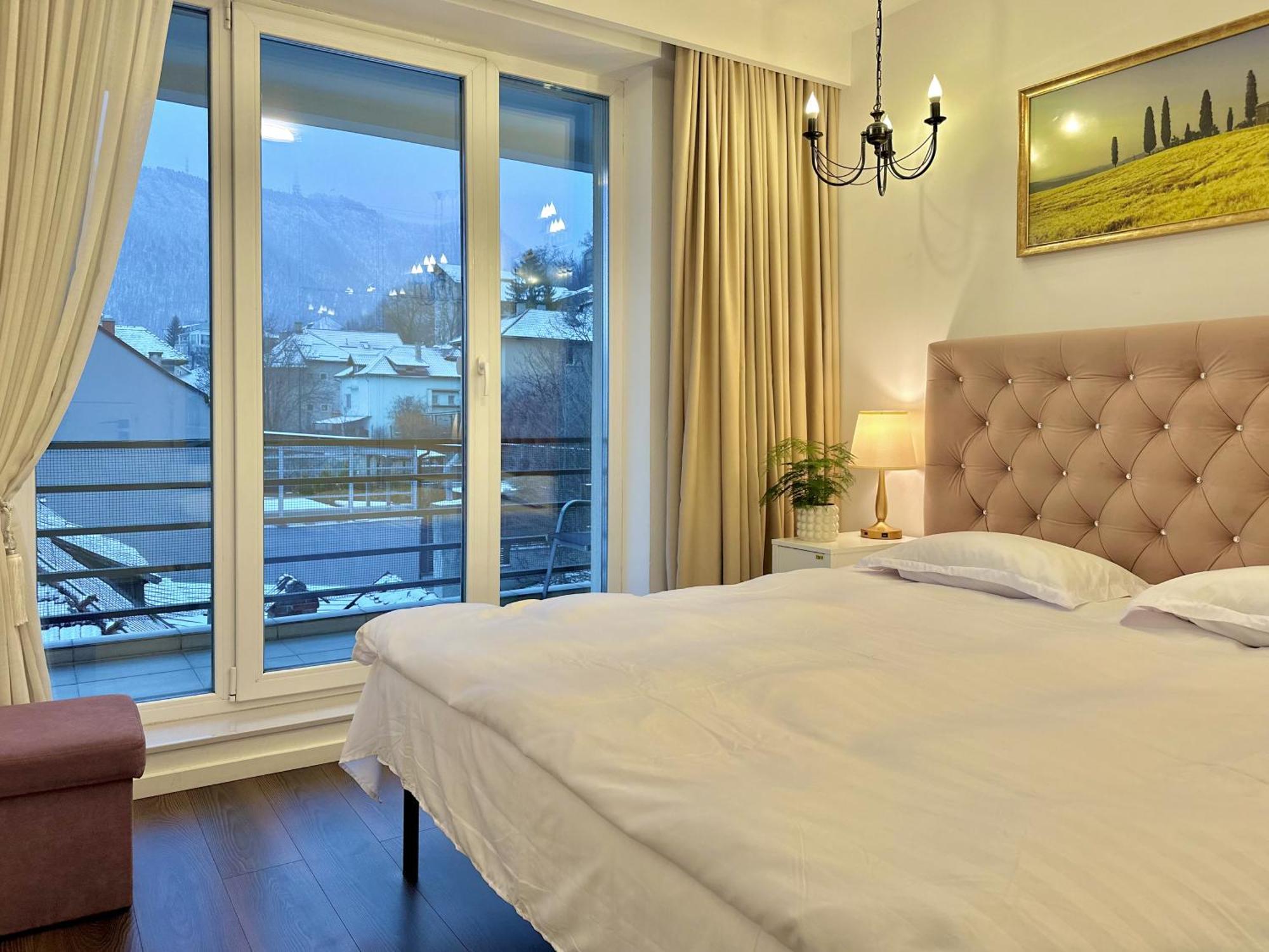 Premium Apartment *
